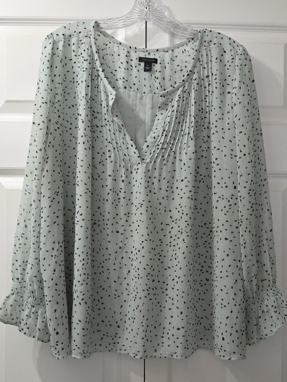 Ann Taylor Mint Green Speckled Pintuck Blouse, Size XL